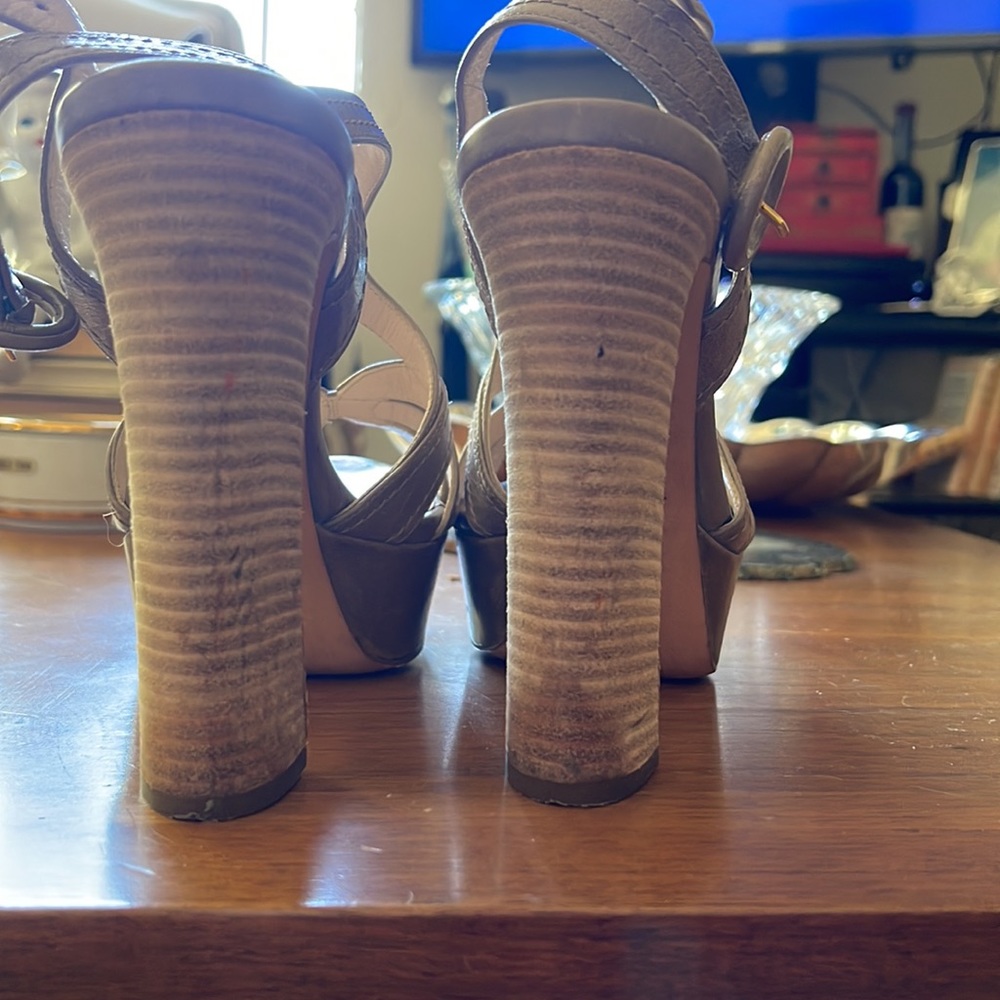 PRADA SHOES. - Picture 8 of 10